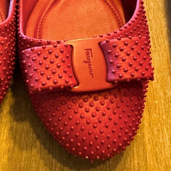 Salvatore Ferragamo Women's Red Flats - Picture 5 of 10